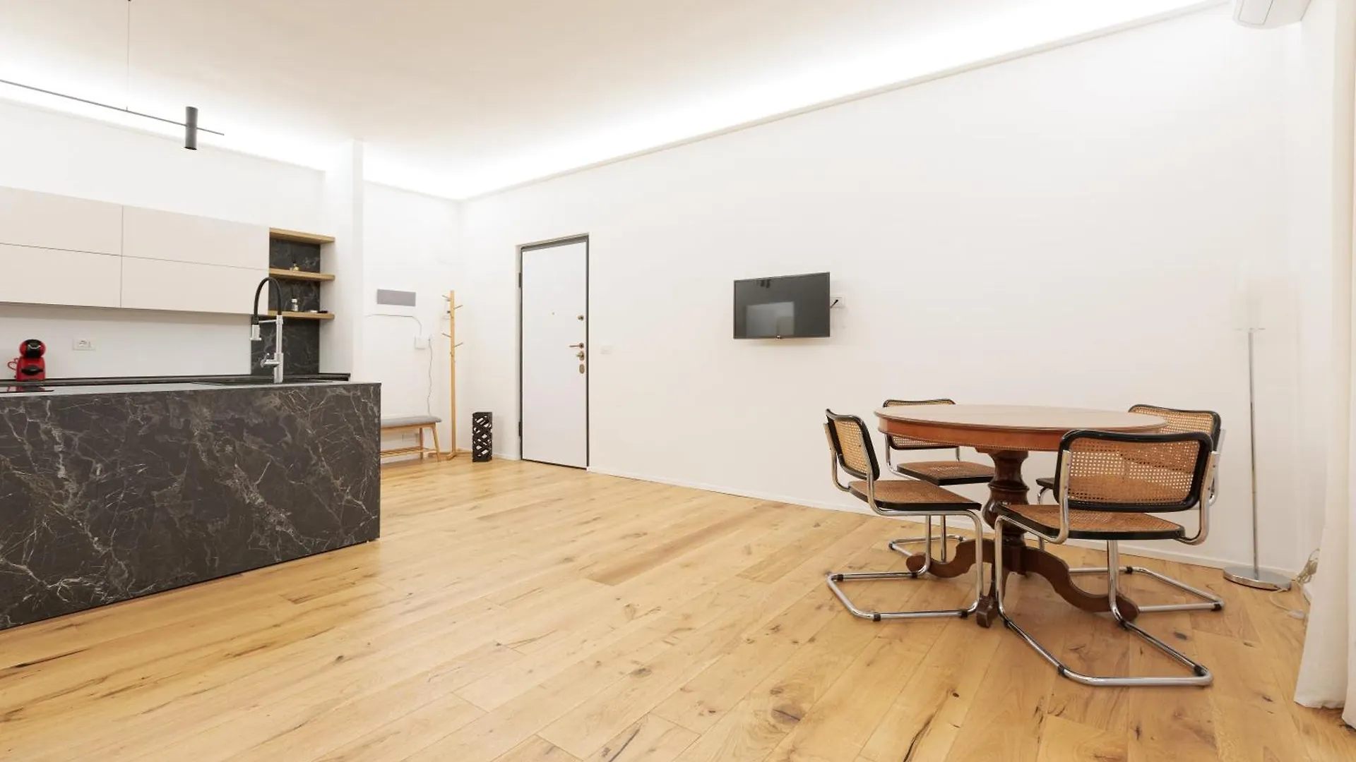 Brand New Apt With Balcony Milan